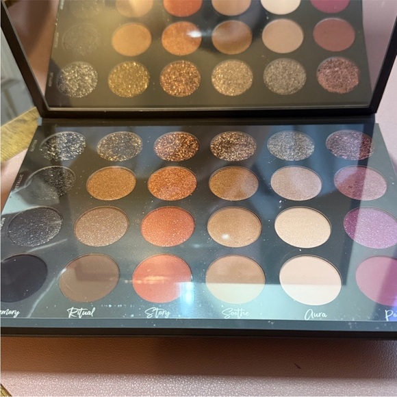 Eyeshadow Palette - Multi-Color - Picture 2 of 5